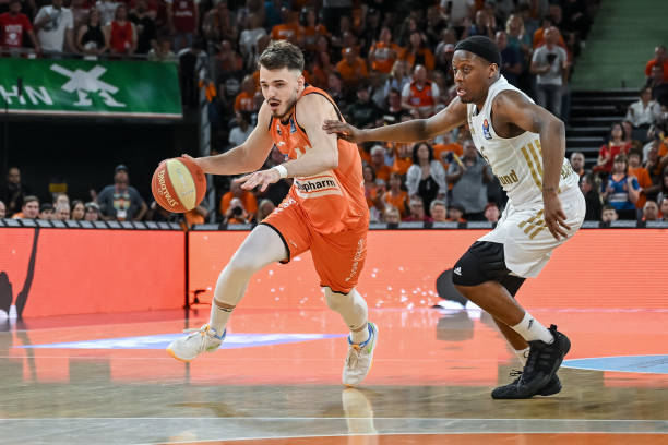 一个战术选 一个战术选