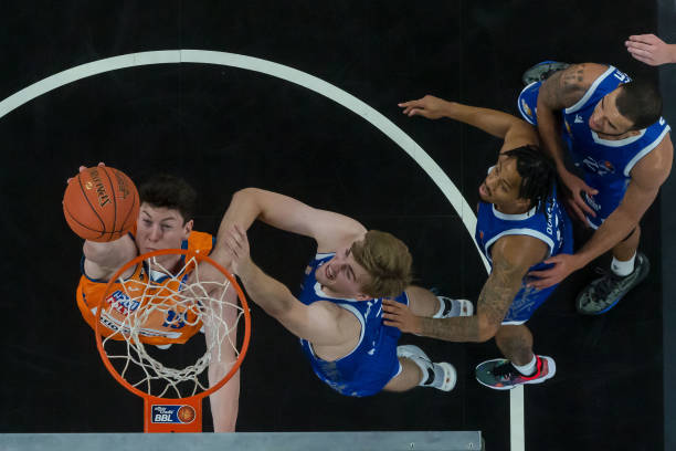 紧张和激烈 紧张和激烈